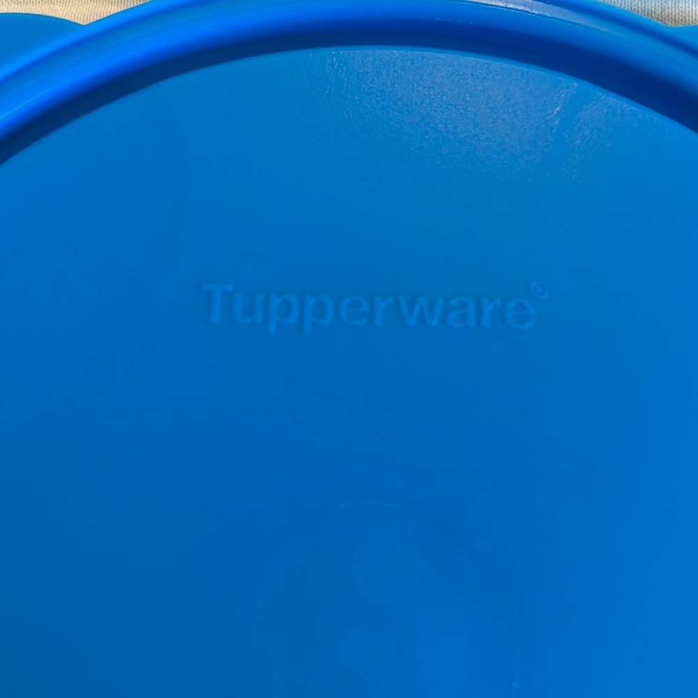 Mickey Mouse Tupperware container - Picture 4 of 5